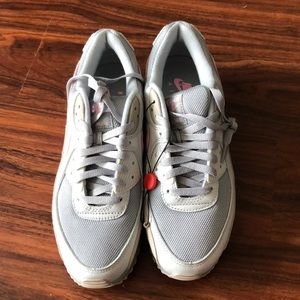Nike Air Max - size men 9.5, never been worn